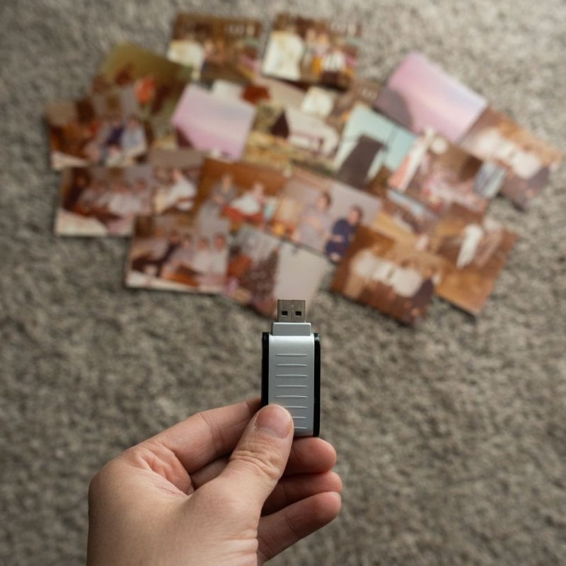 32 GB USB (Line Seri 25x70)